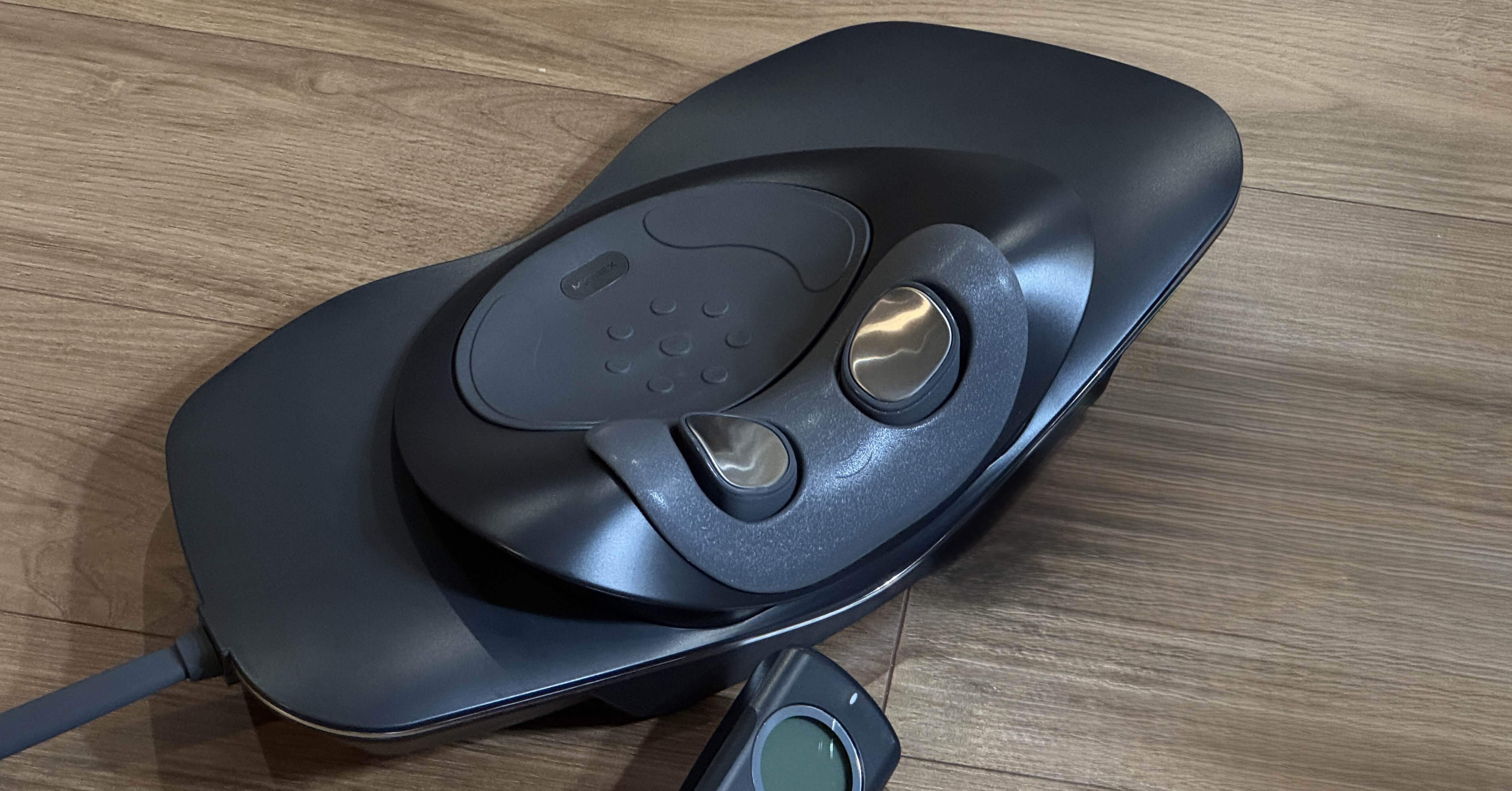 首の凝りを1日15分で改善する - MYTREX MEDI NECK（メディネック）｜りおつ