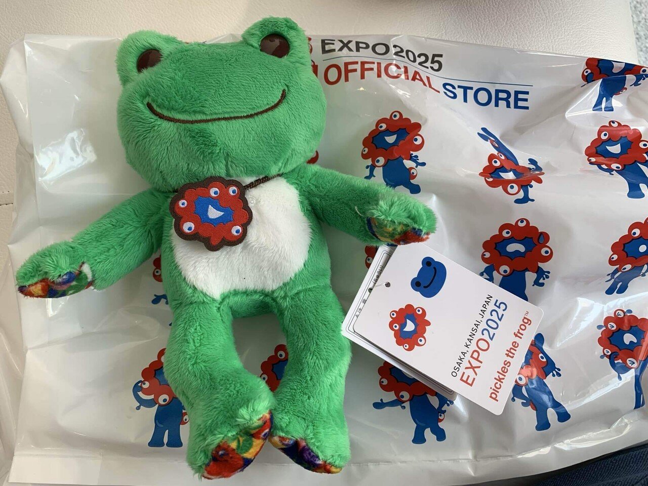 午後から万博に来ています🎵ショップのJR西日本ストアにて、かえるの