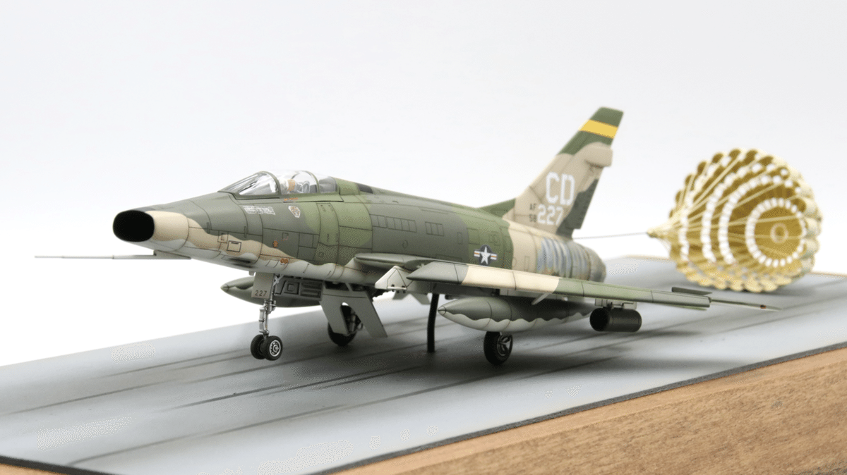 トランペッター 1/32 米空軍 F-100D スーパーセイバー プラモデル 未