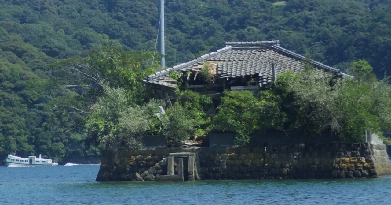 謎の海上廃墟「真珠養殖見張り小屋」に上陸した｜中山道雄