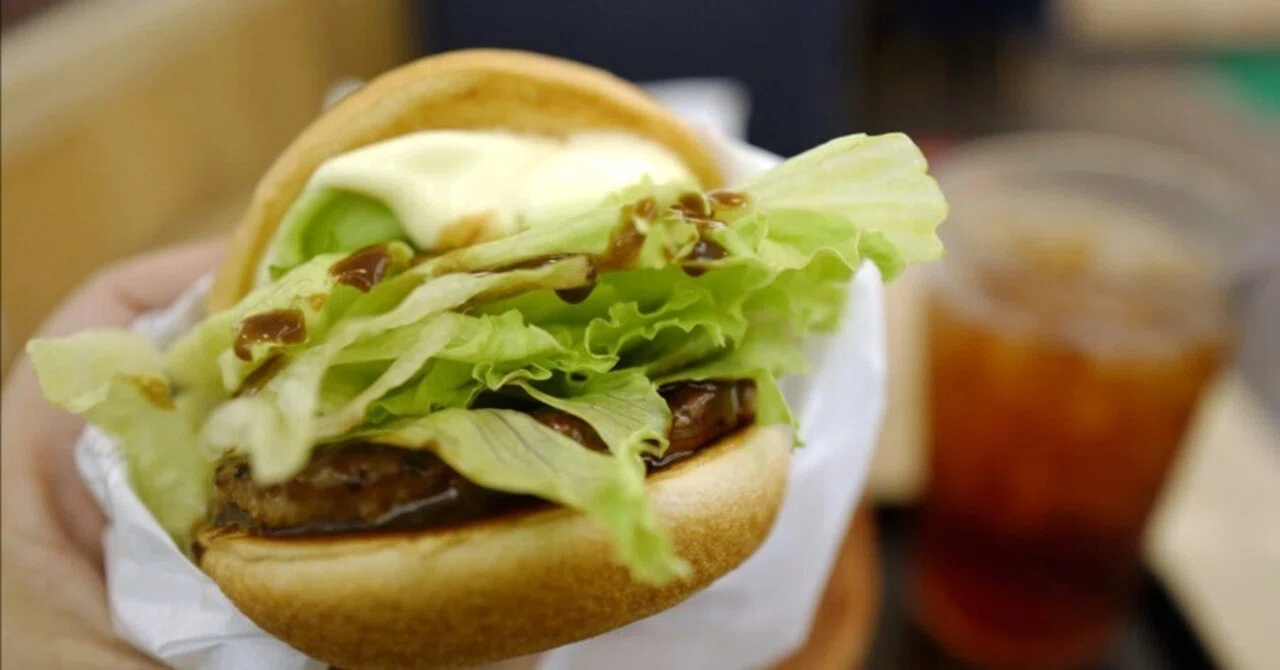 てりやきモスはレタスを食べるハンバーガー｜サカキシンイチロウ