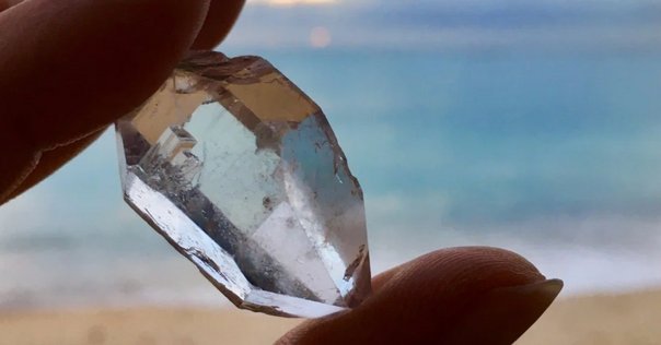 圧巻❗❗八百万神満願成就【高千穂天岩戸水晶】神域強エネルギー⭕高波動原石
お守り fit=scale-down,w=1200