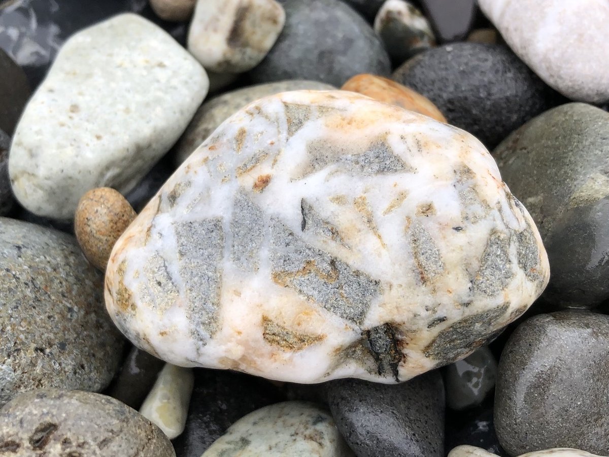 （b-63）ヒスイ海岸の採取ポイント（参考その3） b-63）ヒスイ海岸の採取ポイント（参考その3） - メルカリ