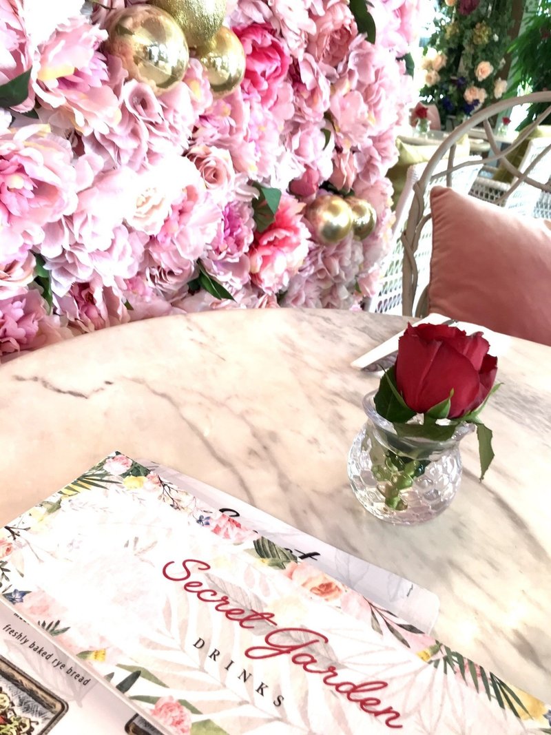 12月7日 土 12月13日 金 ドバイ旅行記 薔薇だらけのカフェに行く Secret Garden Kaoruchy Note 12月7日 土 12月13日 金 ドバイ旅行記 薔薇だらけのカフェに行く Secret Garden Kaoruchy Note
