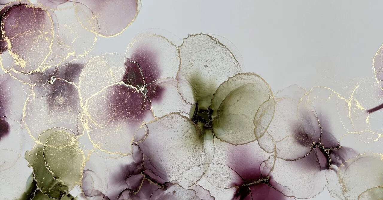 The Magic of Color Born from Chance: Alcohol Ink Art and My Year｜amolia