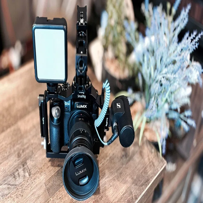 Panasonic LUMIX GH4 ミラーレス一眼レフ本体 パナソニック、4K動画を 