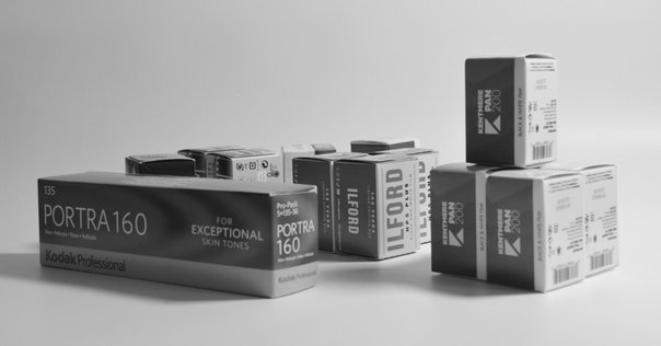 フィルムセット売り！35mm.ブローニー、ネガ／ポジ期限切れ冷蔵庫保管品 フィルムセット売り！35mm.ブローニー、ネガ／ポジ期限切れ