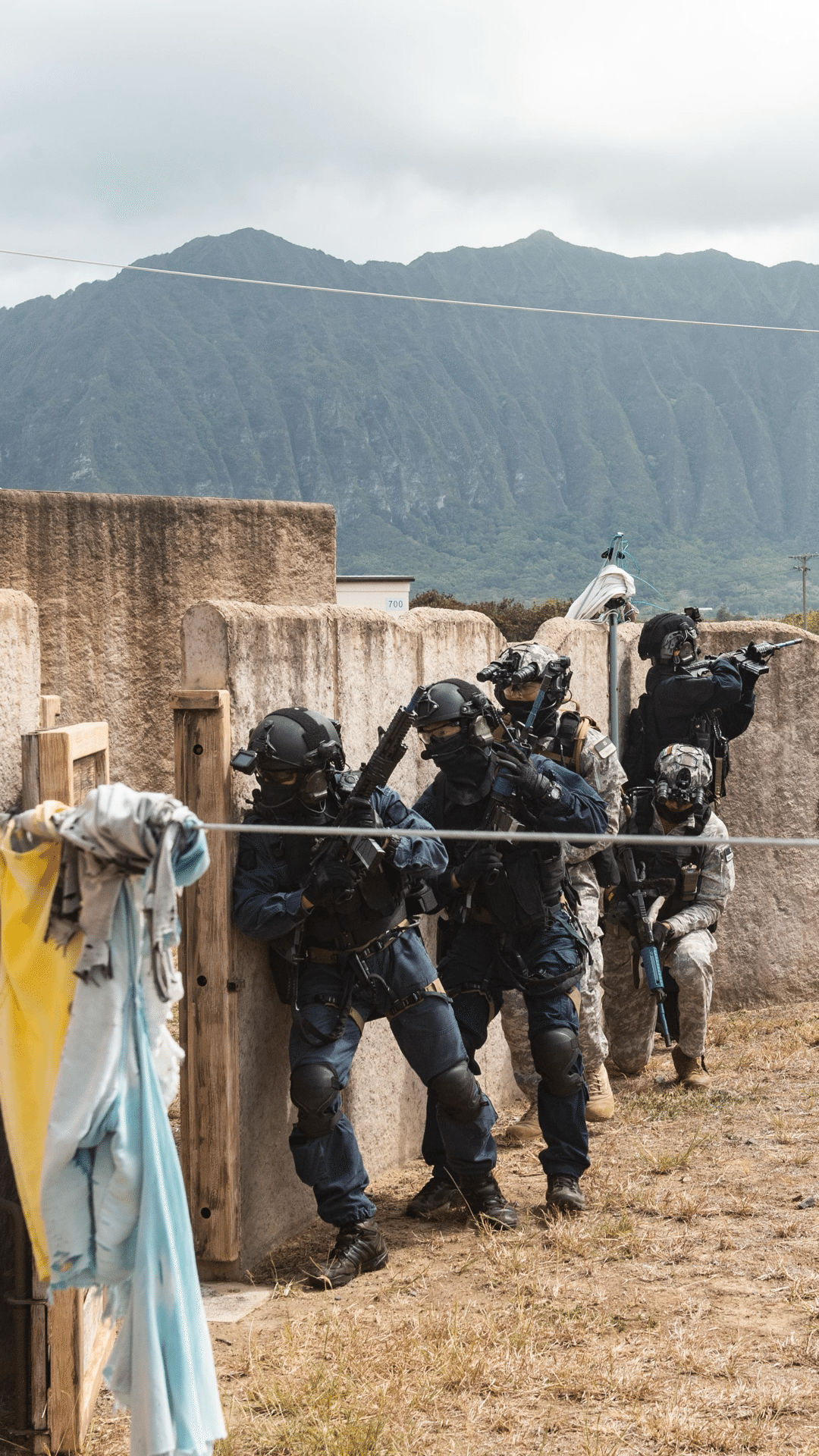 特別警備隊の装備｜フィレオフィッシュ食べ美