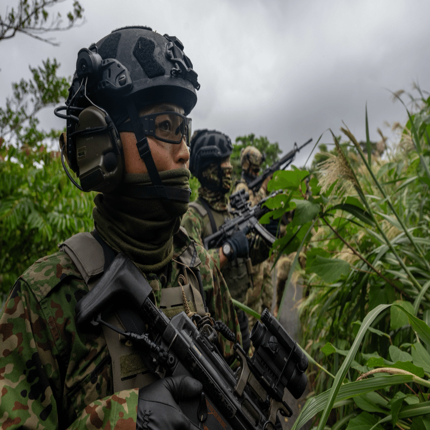 特別警備隊の装備｜フィレオフィッシュ食べ美