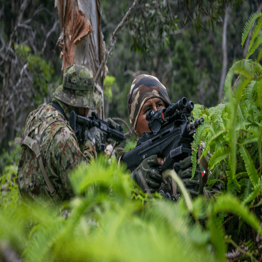 特別警備隊の装備｜フィレオフィッシュ食べ美