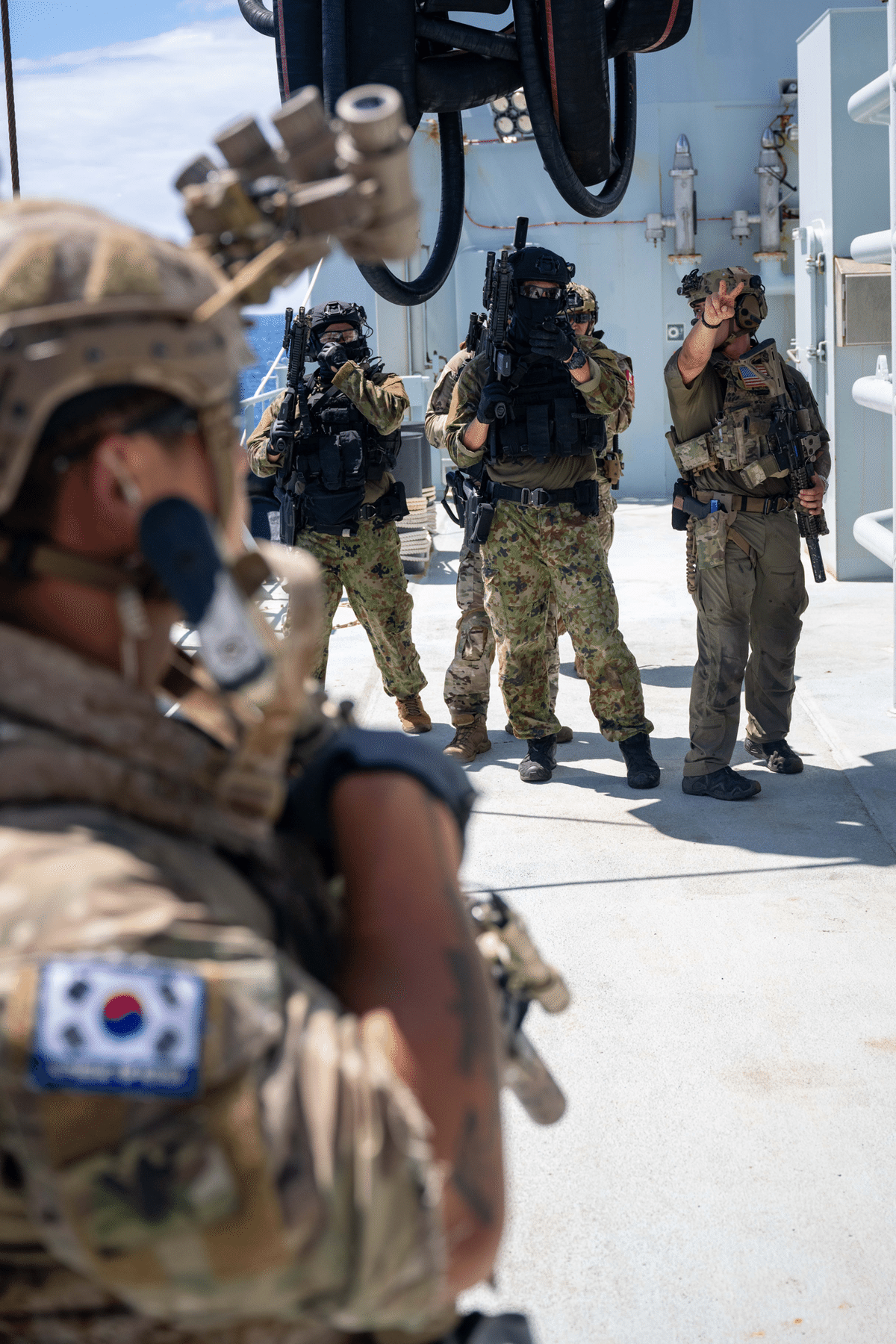 特別警備隊の装備｜フィレオフィッシュ食べ美