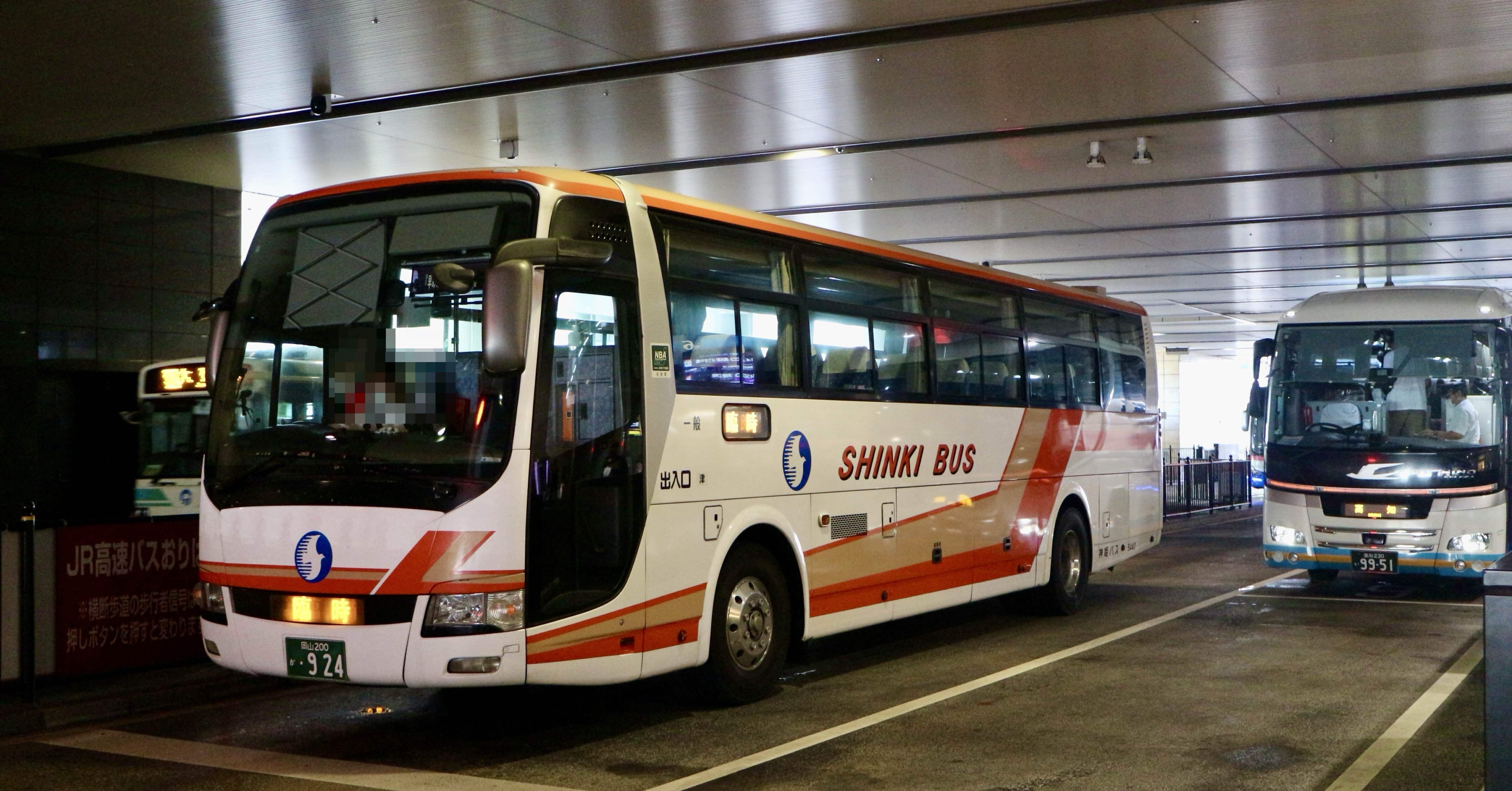 神姫バス】お盆の大阪駅JR高速バスターミナルにて｜垂水の止利