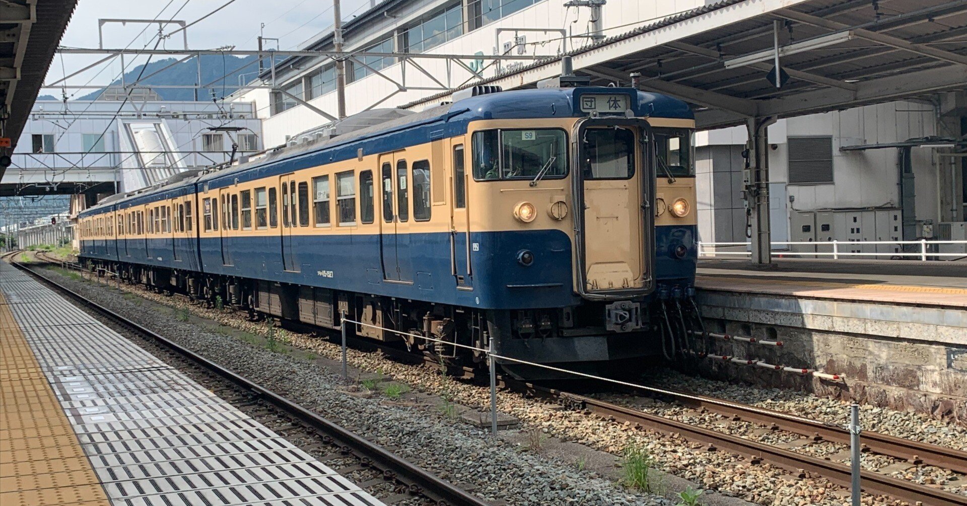しなの鉄道スカ色乗車記｜高山 雷鳥