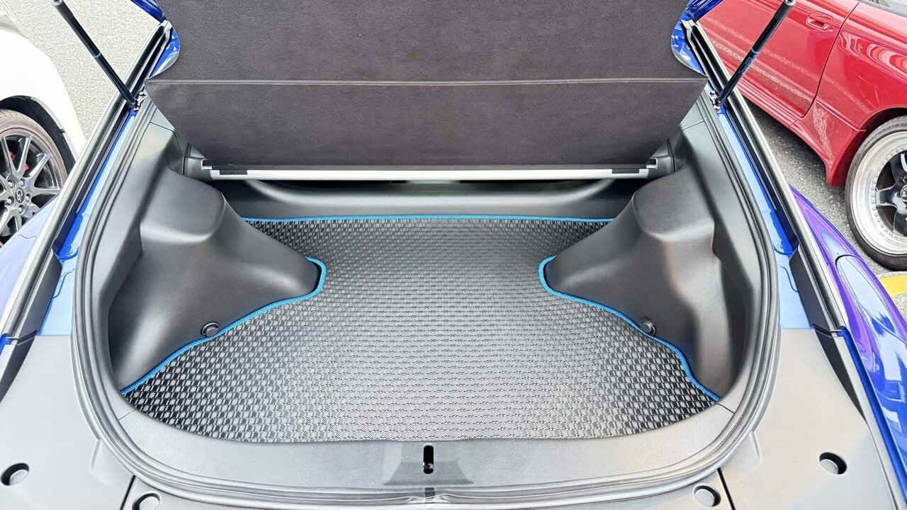 RZ34 トランク用フロアマットを選んでみた。｜水と月