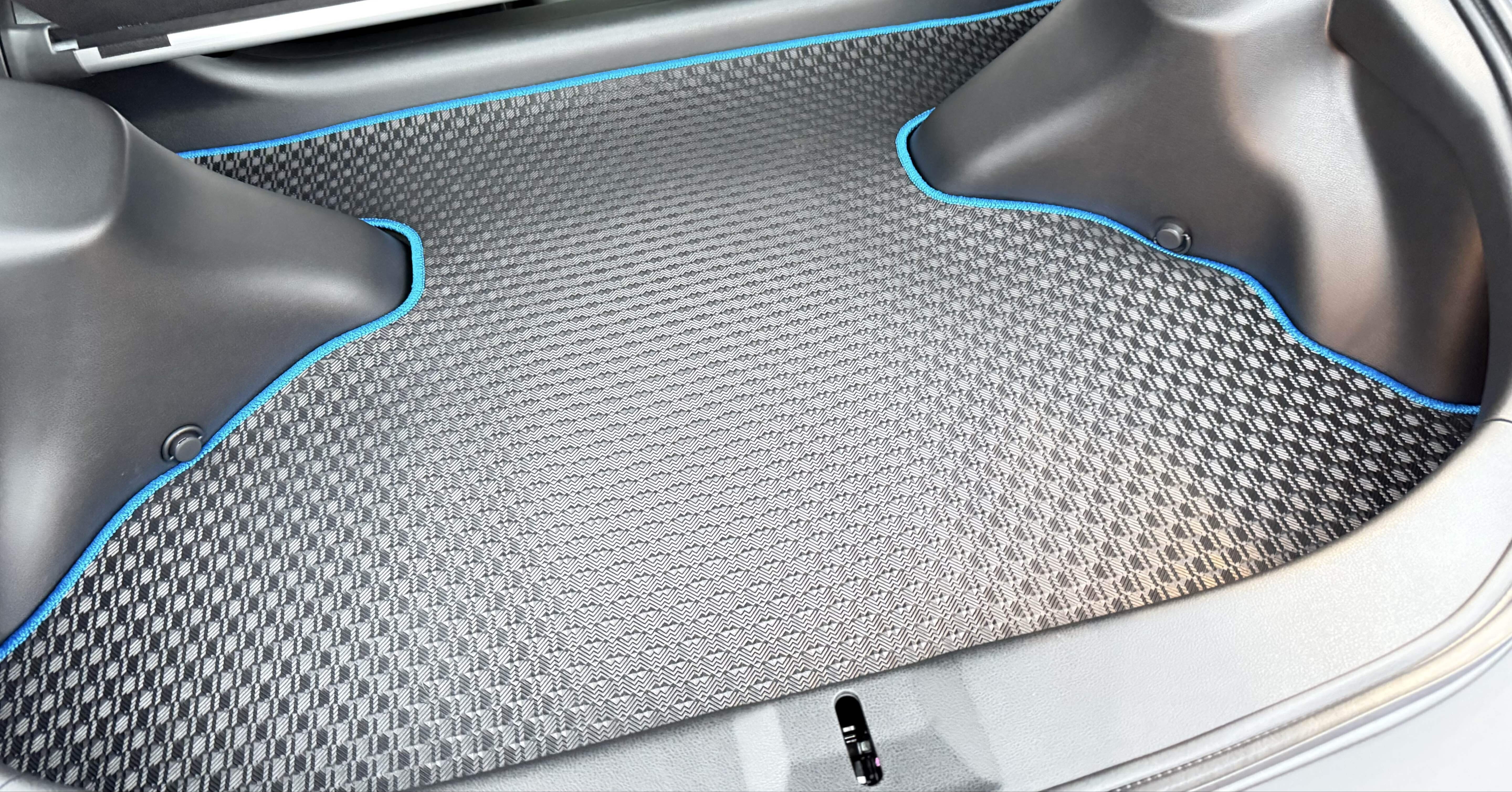 RZ34 トランク用フロアマットを選んでみた。｜水と月