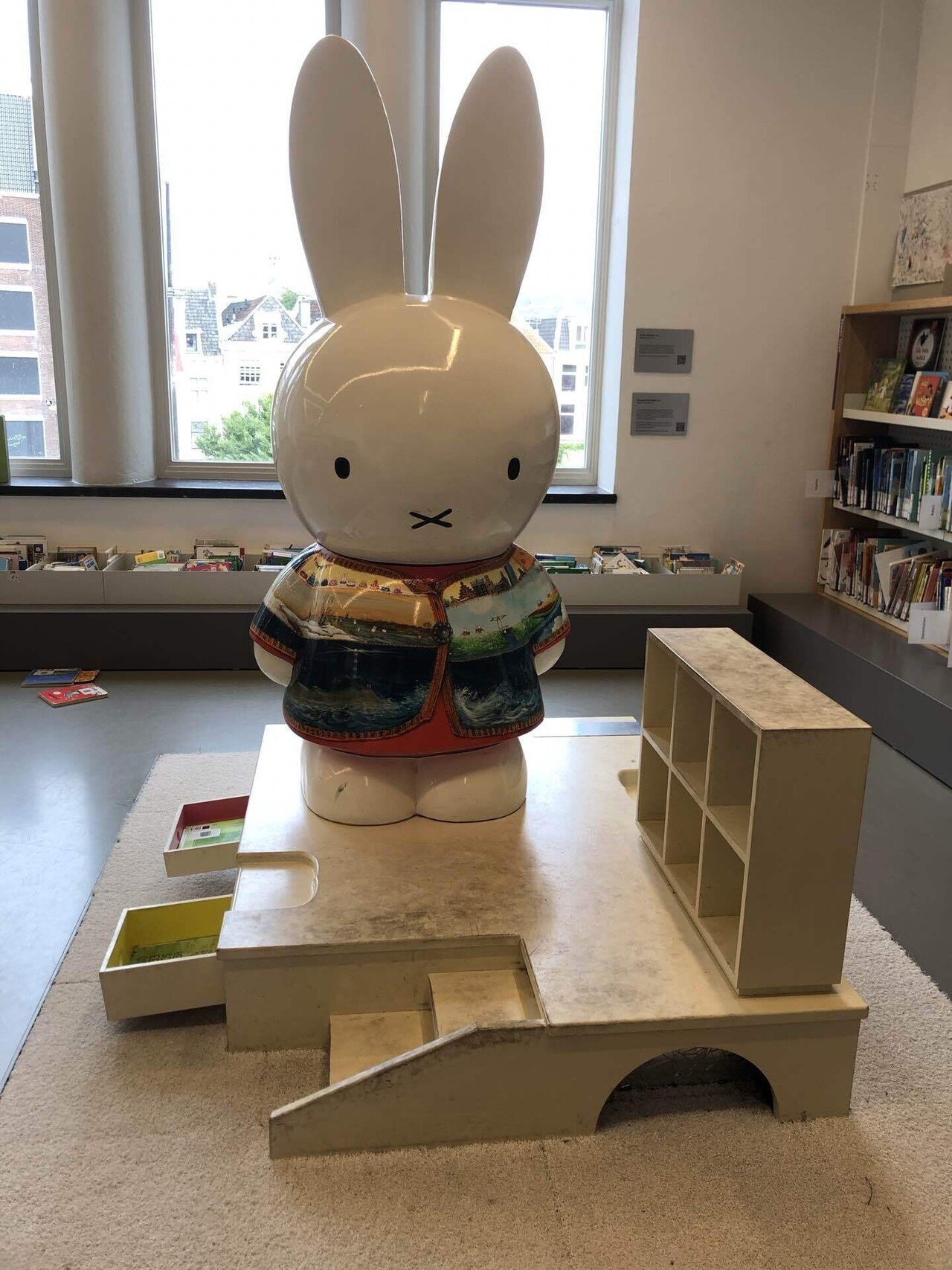 ビンテージ　オランダの図書館で使用されていた本棚 61PEh0msqcL._UF350,350_QL80_.jpg