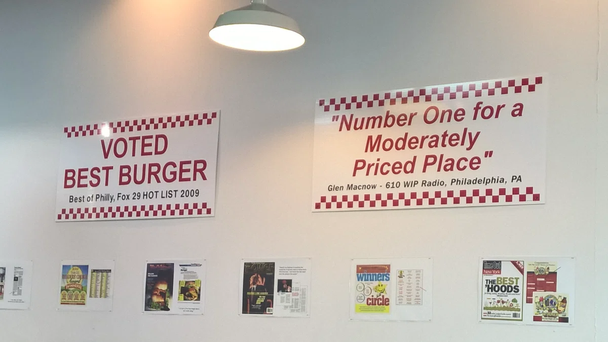 ベストハンバーガーに投票してくれとのお願い。