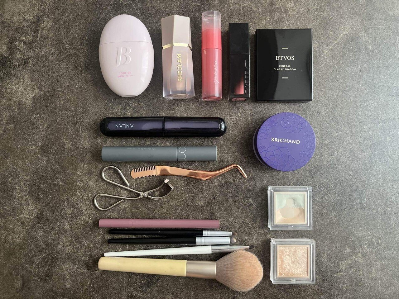 ミニマリスト】常にベスコスだけ！断捨離＆選び方のルール｜May 🐼