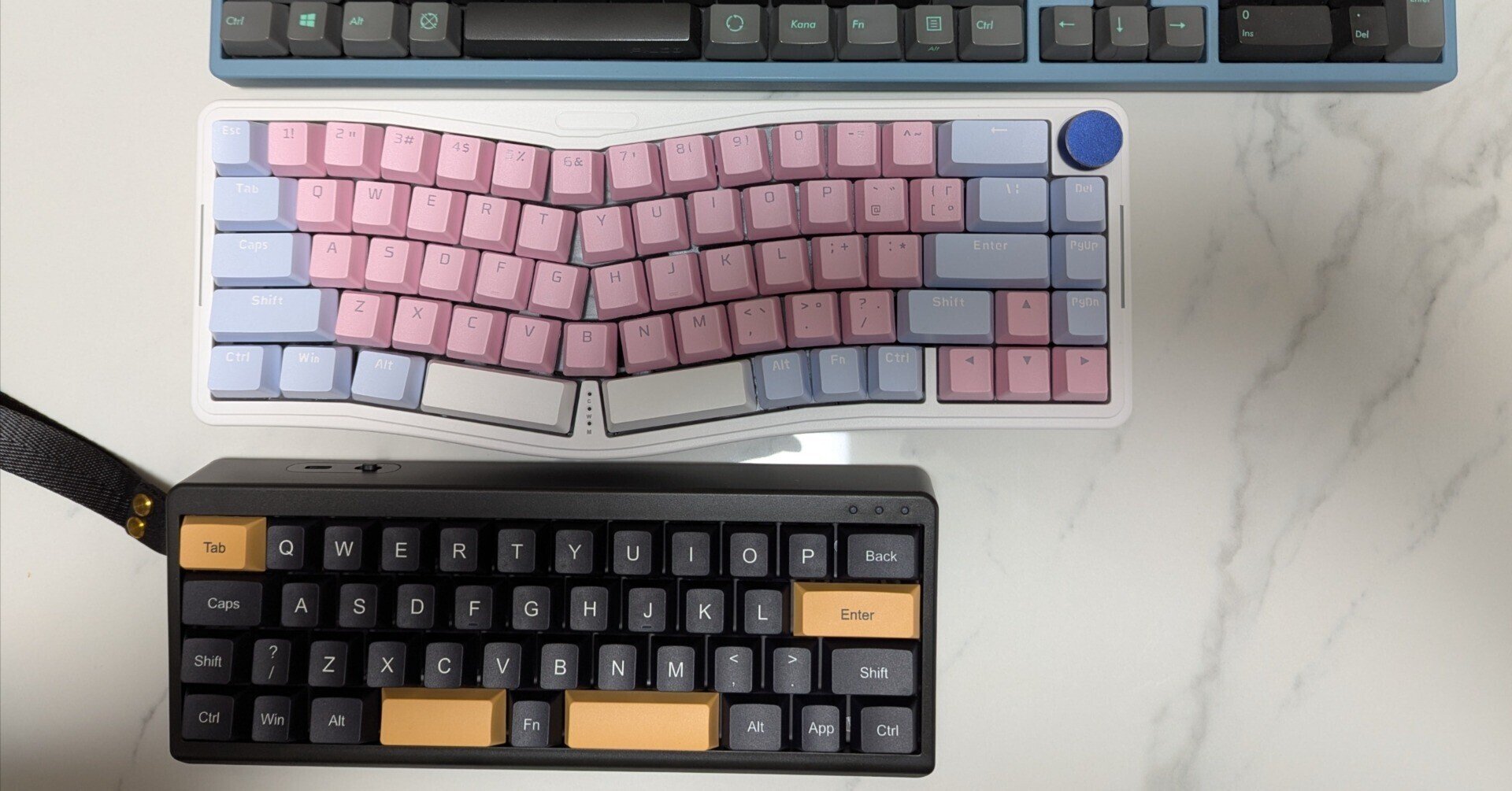 【新品】Corne v4 CherryMX互換 リニアスイッチ無線化 完成品　白 新品】Corne v4 CherryMX互換 リニアスイッチ無線化 完成品 白 Corne