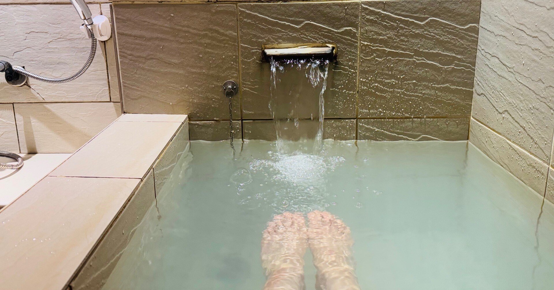 北投の美湯 お家で温泉気分 温泉】北投温泉「水美温泉会館」（台湾・台北市北投区）｜サザヱ