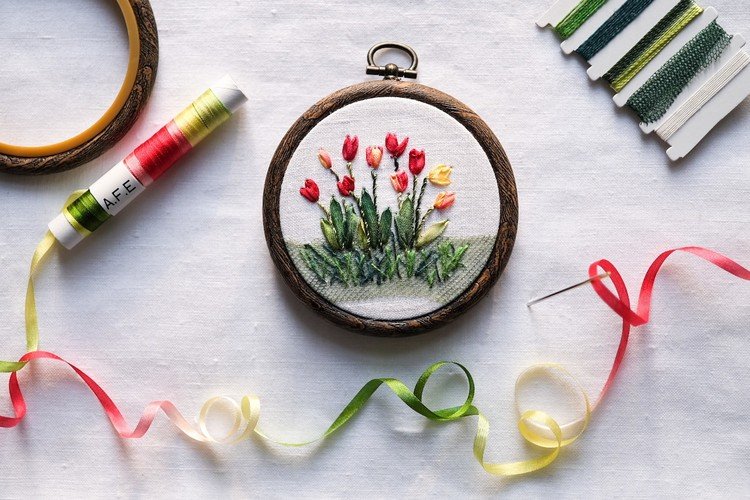 【みるく】お花刺繍の鍋敷き　ミモザ　チューリップ　20cm 22cm 円形 dfd3fe28cef579694e0985d969cdb4