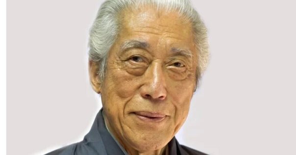 裏千家15代家元・鵬雲斎（ほううんさい）千玄室（1923-）は、令