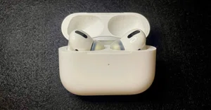 新型AirPods Pro 3は海外旅行の最強相棒！｜ショーン・タイラー | 40 