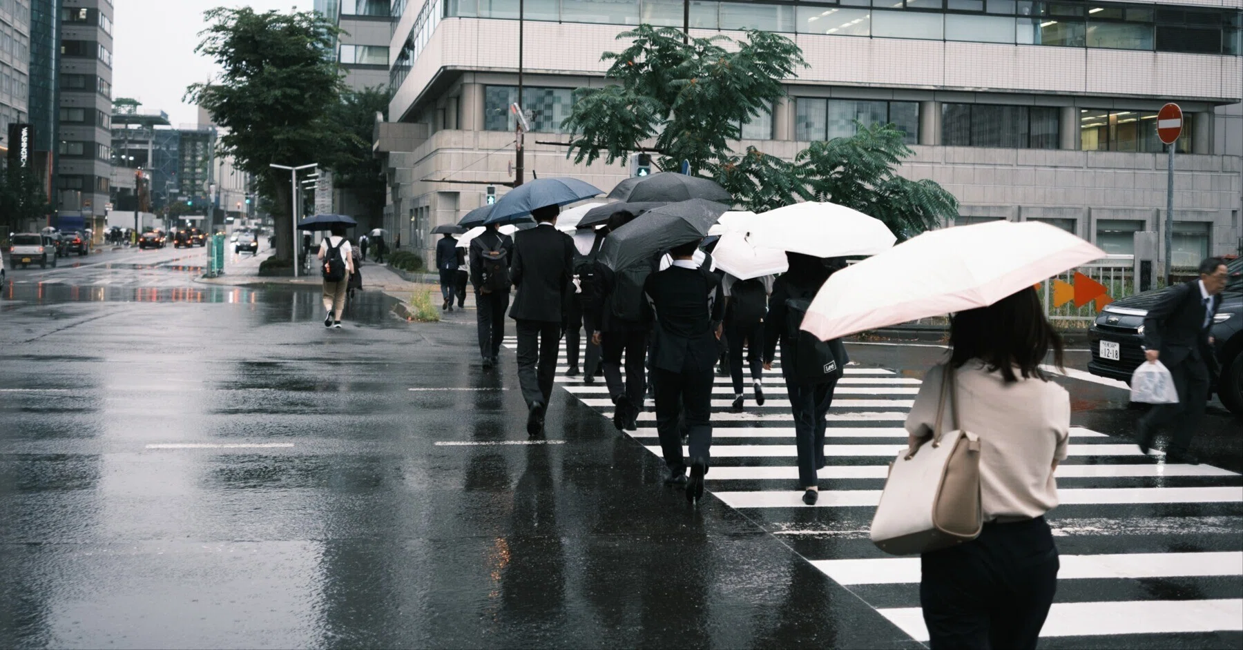 雨 FUJIFILM】クラシックネガで撮る、雨の札幌 / shot on XF27mm F2.8R WR