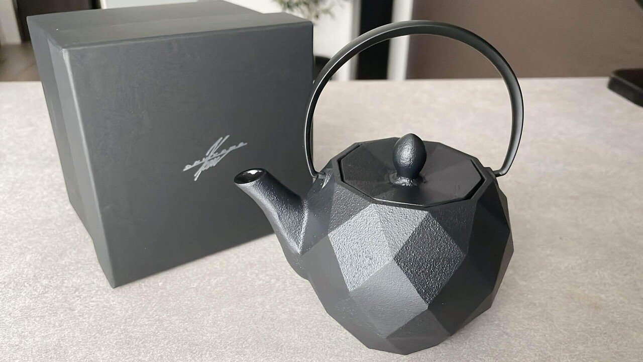 伊万里焼　フローニンゲン博物館監修　大皿　札・皿立・認定書　共箱　VR7250B ドイツの名窯マイセン 日本公式サイト|小倉井筒屋「大マイセン展
