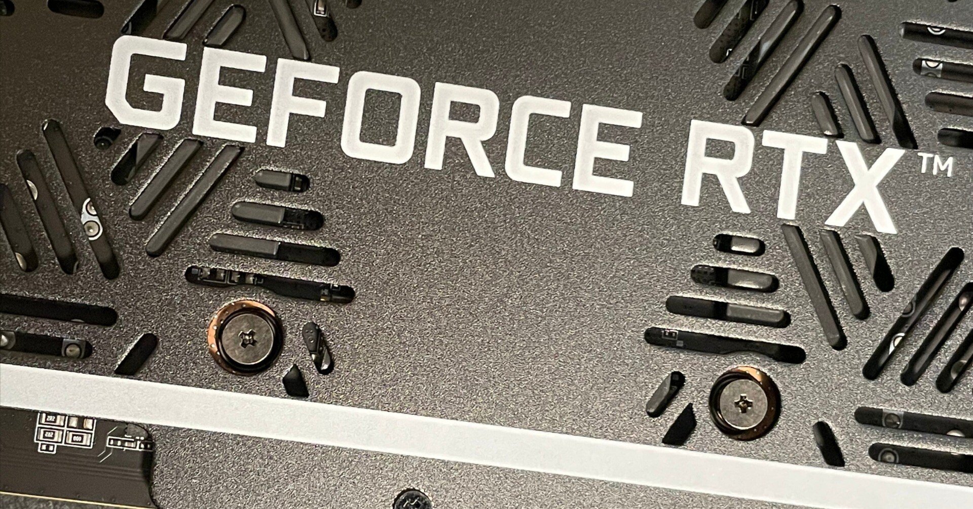 RTX 4080 Super（1）：グラフィックボードを再びIYHする（した）｜まごとら