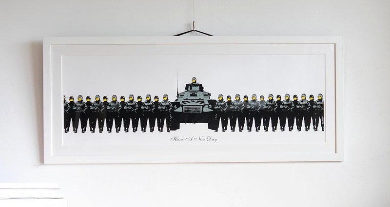 Banksy バンクシーTANK 額装済 Banksyのblur THINK TANK - Untitledがご購入いただけます。 ー