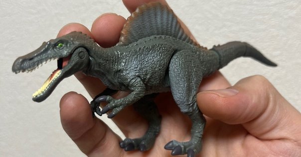 アクリル絵の具を使用した「ティラノサウルス」の描き方
