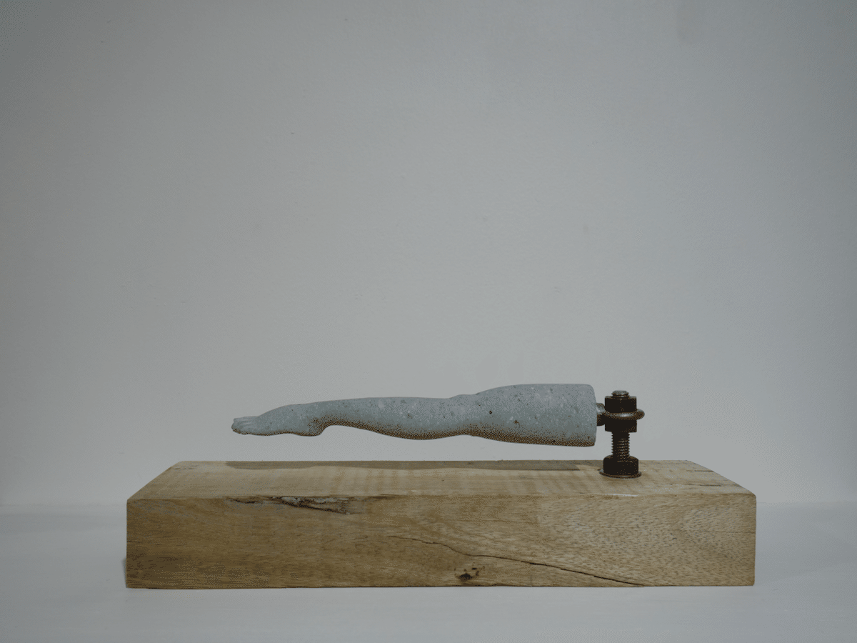 彫刻作品12点 夕方画廊分室ニホ 下﨑滋彦彫刻展「透明な音」｜インロー