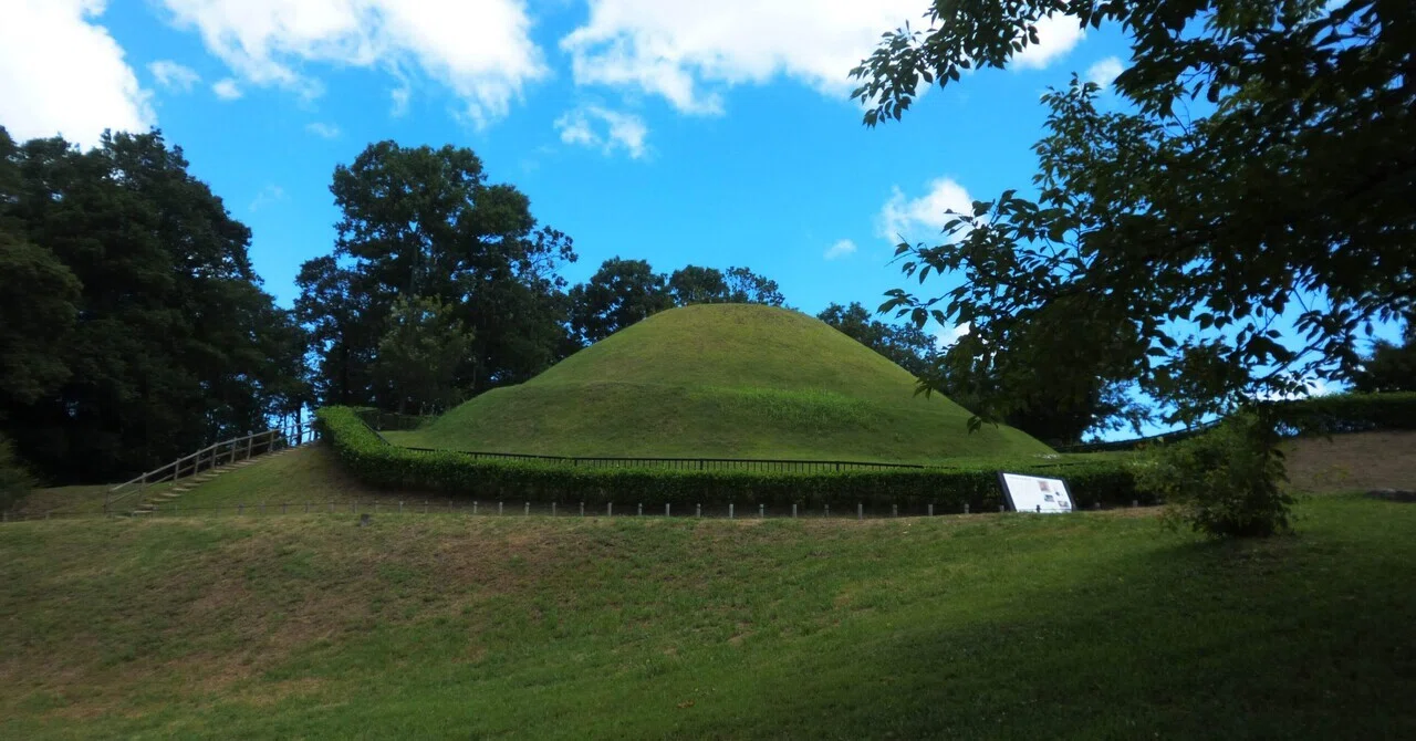 [Nara] Kofun in Asuka Village (Takamatsuzuka Kofun, Ishibutai Kofun ...