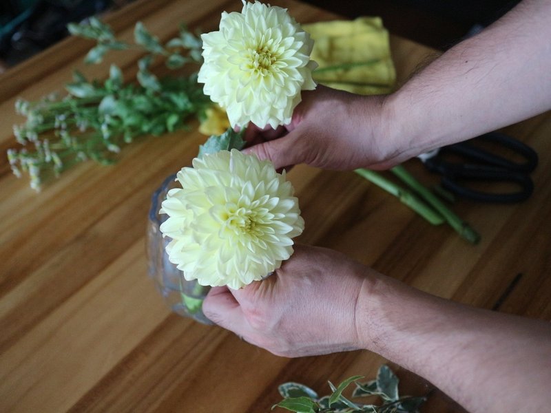 公開レッスン 基本の花瓶いけのポイント ダリア デザイナー Satori Hanaike はないけ Note 公開レッスン 基本の花瓶いけのポイント ダリア デザイナー Satori Hanaike はないけ Note
