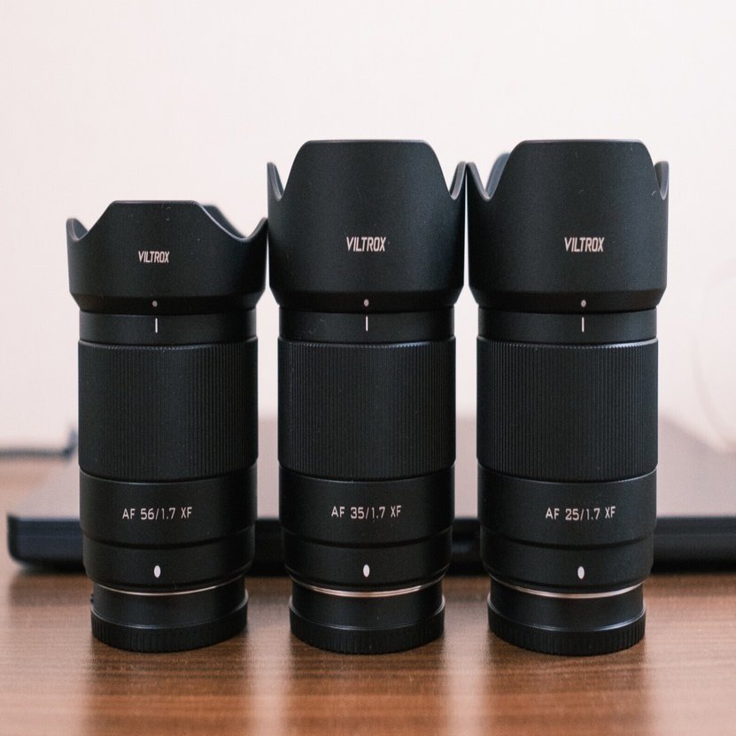 VILTROX 単焦点三兄弟の外観（25mm / 35mm / 56mm F1.7）｜あかうさ📸