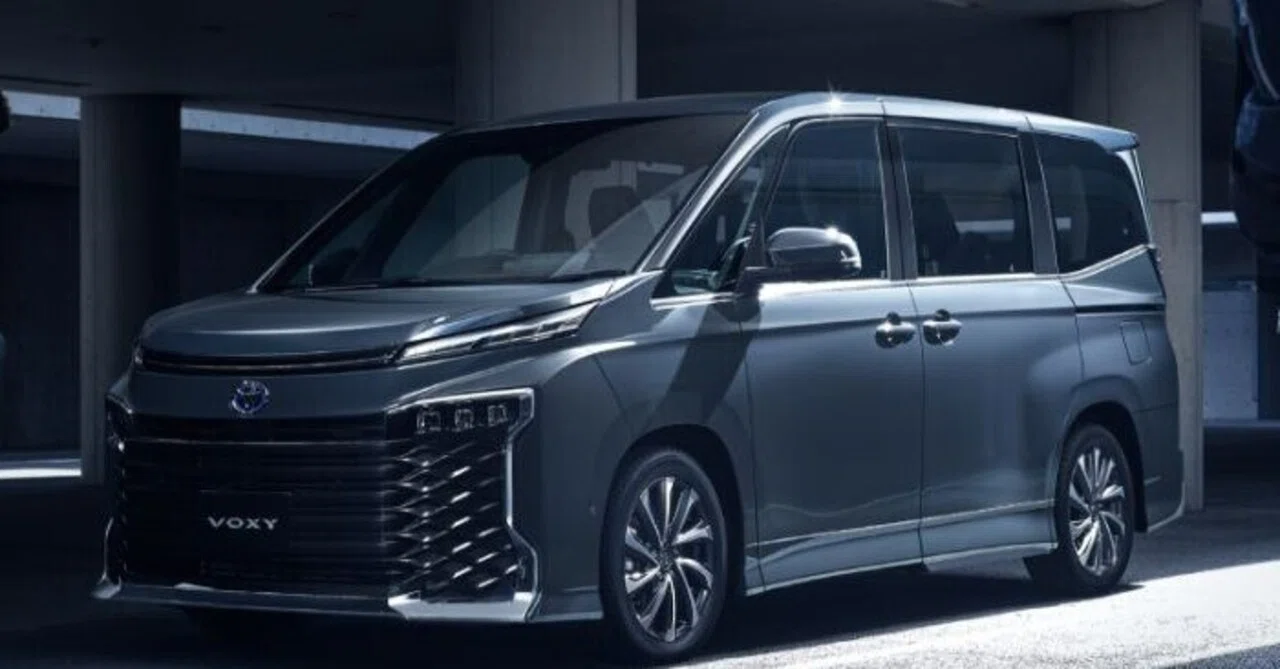2025年版 新型ヴォクシー徹底解剖｜煌4・納期・価格・デザイン進化の