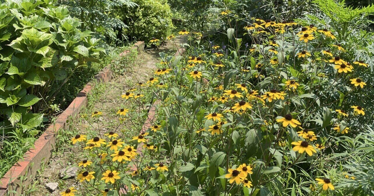 k14ゴ-ルド　3gを超える花の形をしたルビーがちりばめられた 夏の空に映えるイエロー＆グリーン。魂を呼び戻す花「反魂草」と