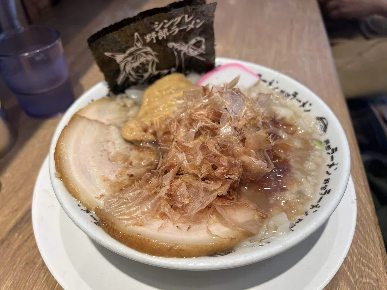 カサマツの思い出と共にラーメンをススルゥ！【シングレ野郎ラーメン 