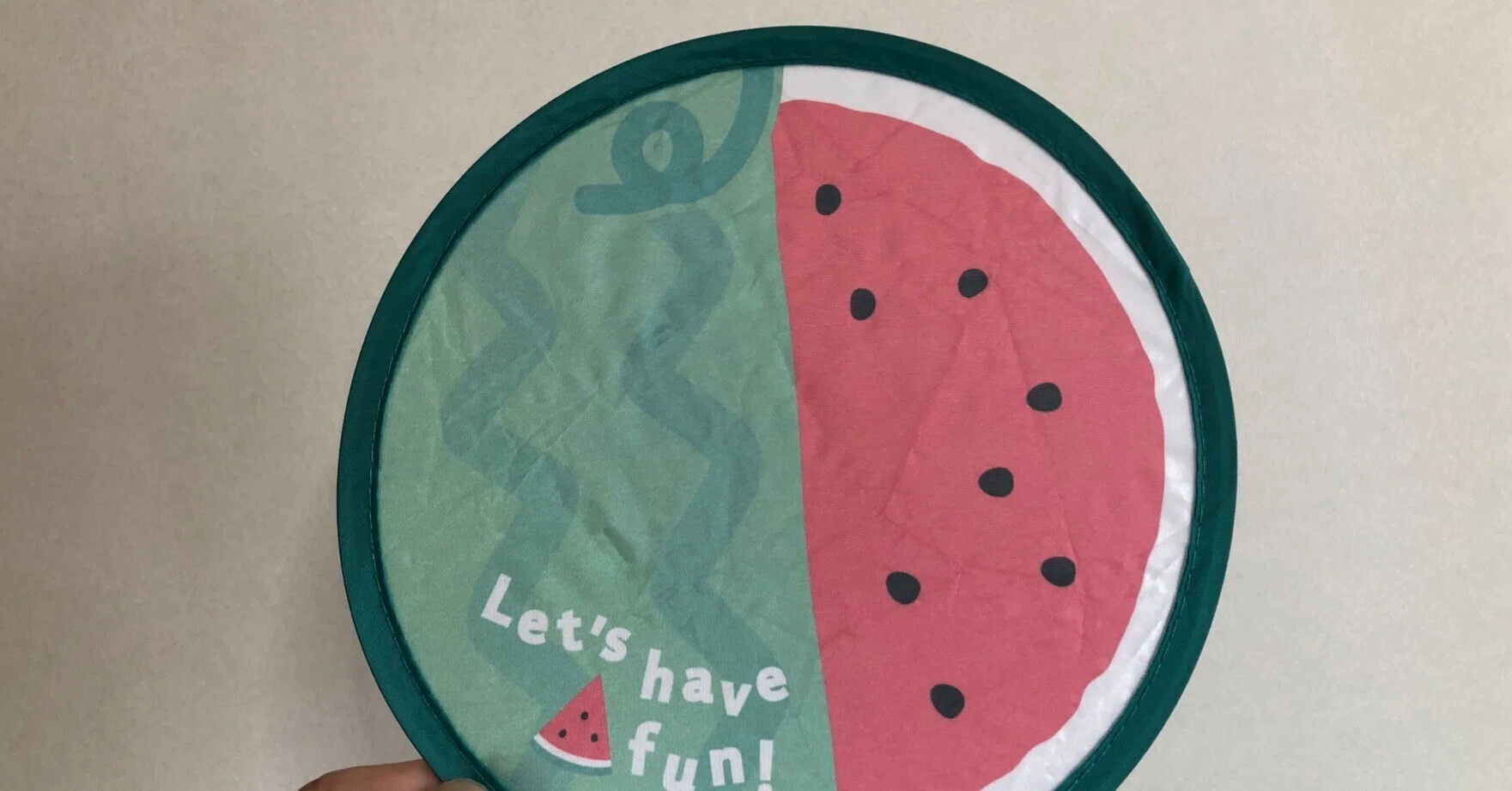 スイカうちわ ダイソー《スイカ柄🍉うちわ》】ポケットサイズに折り畳める便利グッズ