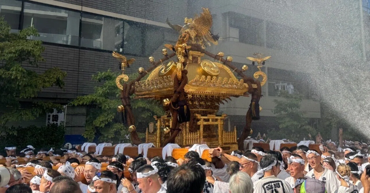 富岡八幡宮「二の宮神輿」渡御｜新川Aプロジェクト HACHINOBU