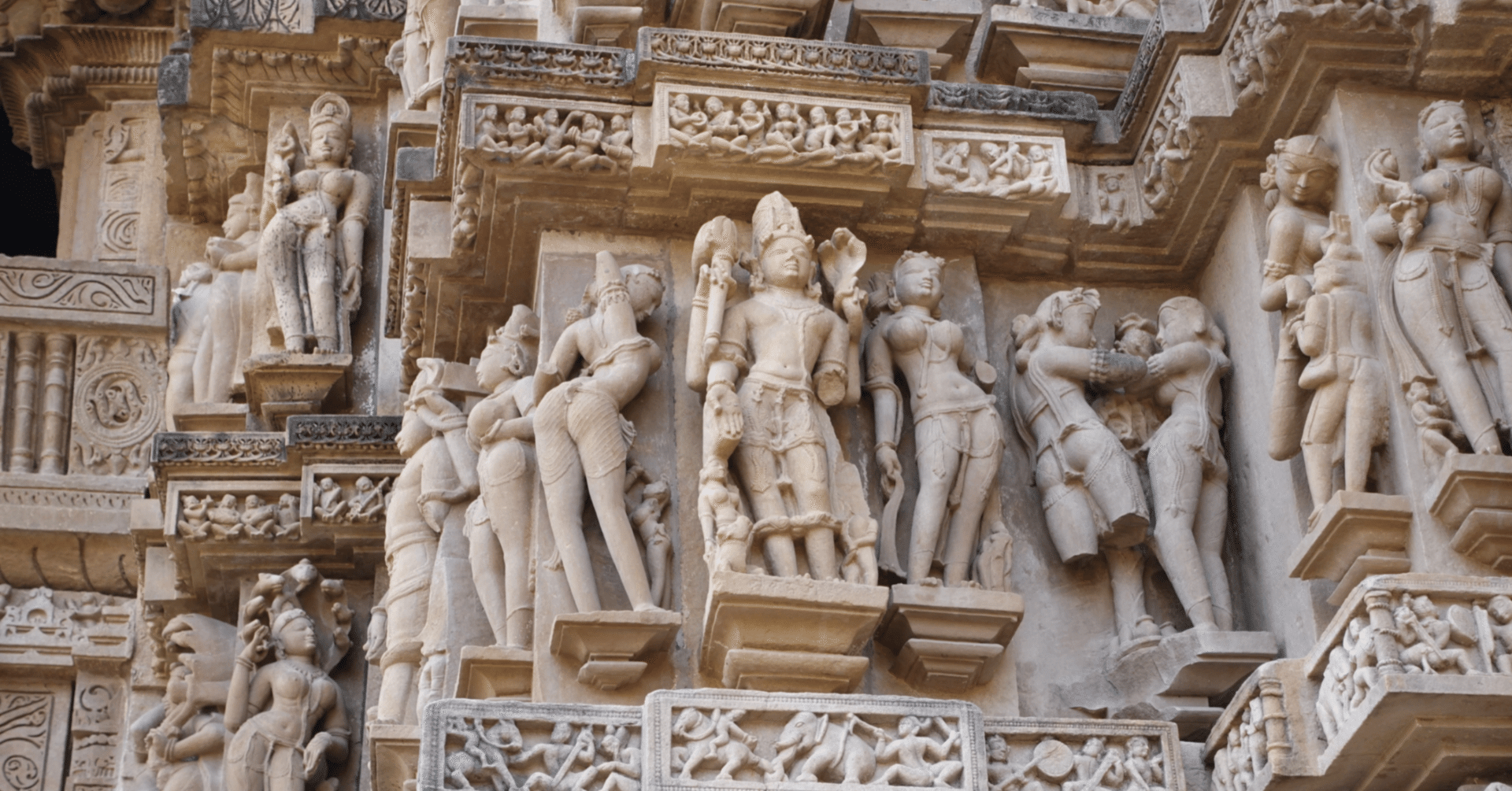 カジュラーホー遺跡の彫刻はあまりに芸術的！また行きたいインド遺跡の