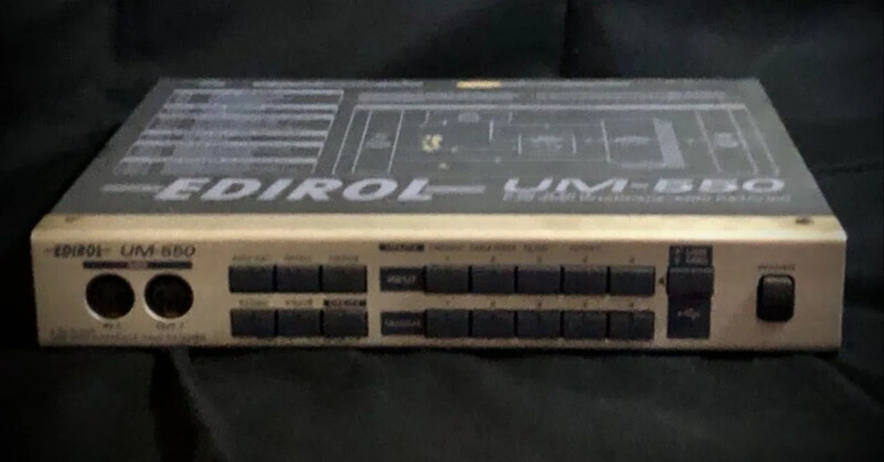 EDIROL UM-550｜てOのミニカー日記。