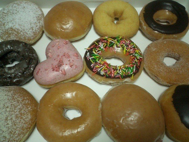 穴のないドーナツは 穴が埋められていることに欠落を感じているのだろうか クリスピー クリーム ドーナツ 旧新宿1号店 川中紀行 コピーライター Note