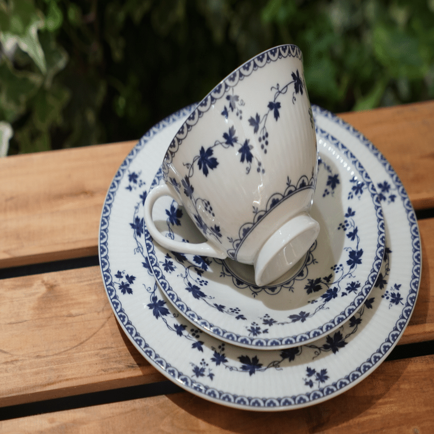 ロイヤルドルトン〈ヨークタウン〉｜英国陶磁器が紡ぐクラシカルな