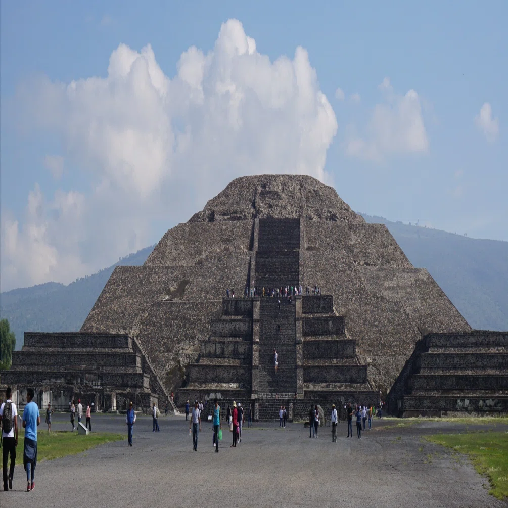 一言で表せない感動 メキシコ・月のピラミッドに立った日｜Azuhara