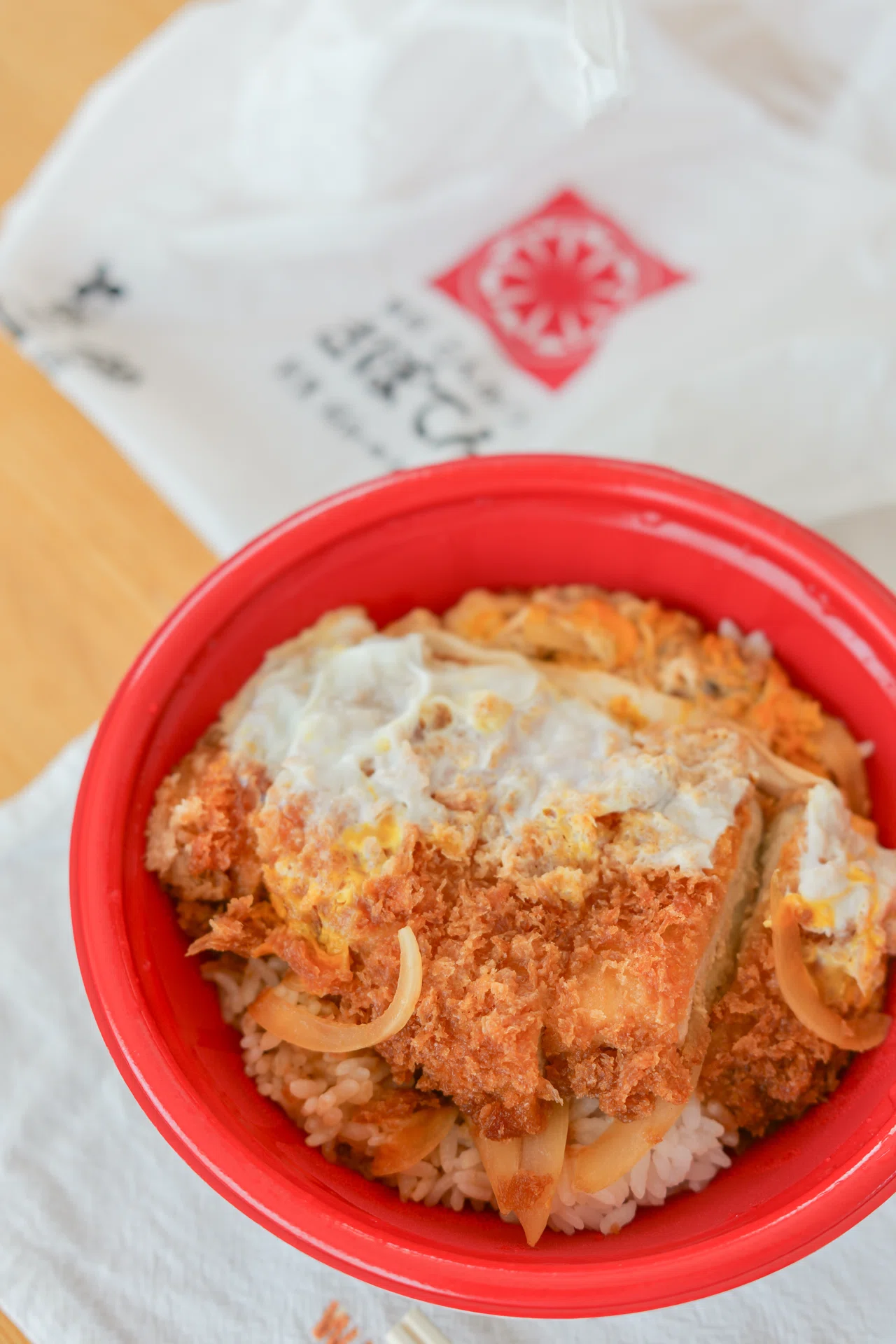 LUMIX日記]さぼてんのカツ丼 SIGMA Contemporary 45mm F2.8 DG｜Lumixer