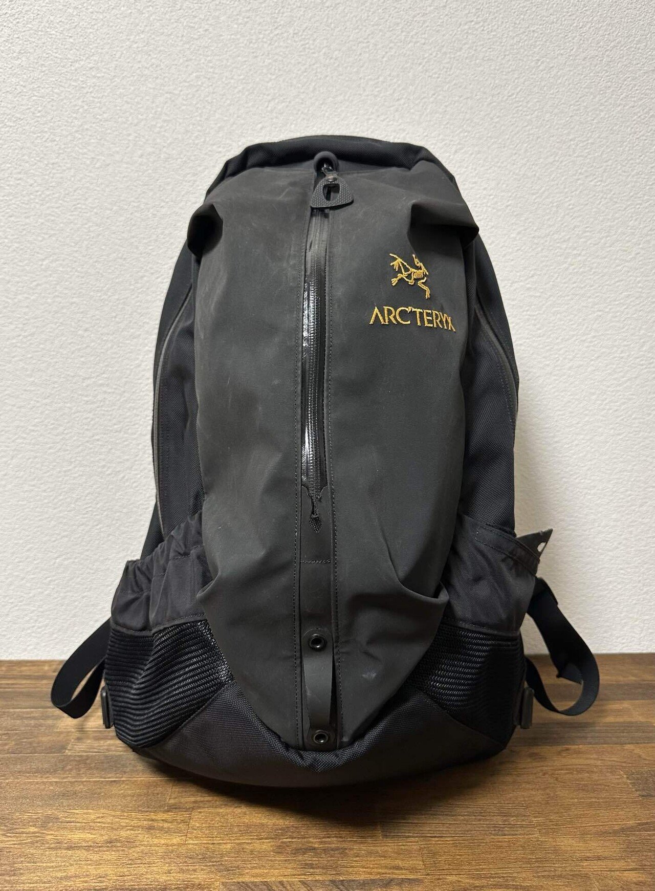 ARC'TERYX リュック ⚠️早い者勝ち⚠️ 早いもの勝ち】ARC'TERYX バックパック ブラック - メルカリ
