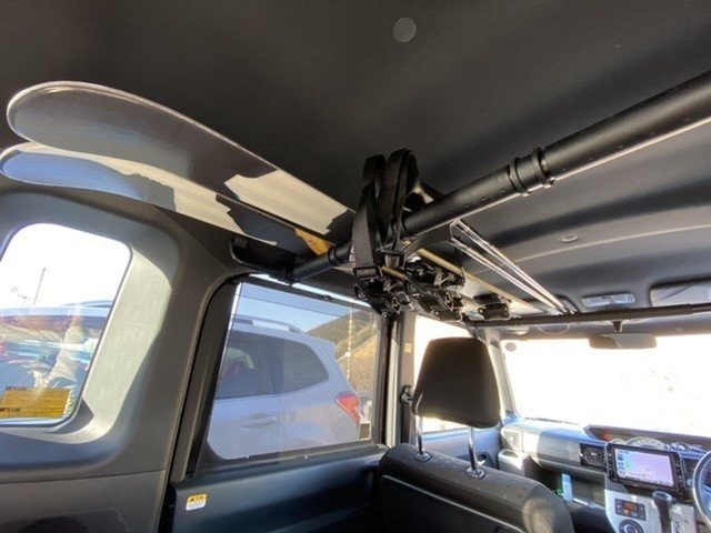 スキーを車内に積む｜WestMt.