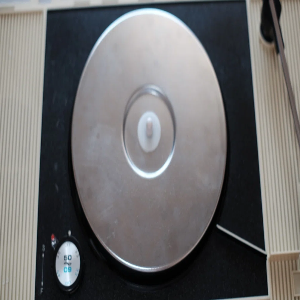 Victor昭和レトロ レコードプレーヤー PE-8400 鮮やかな赤のレコードプレーヤー ビクター（Victor）｜PE-8400 その④